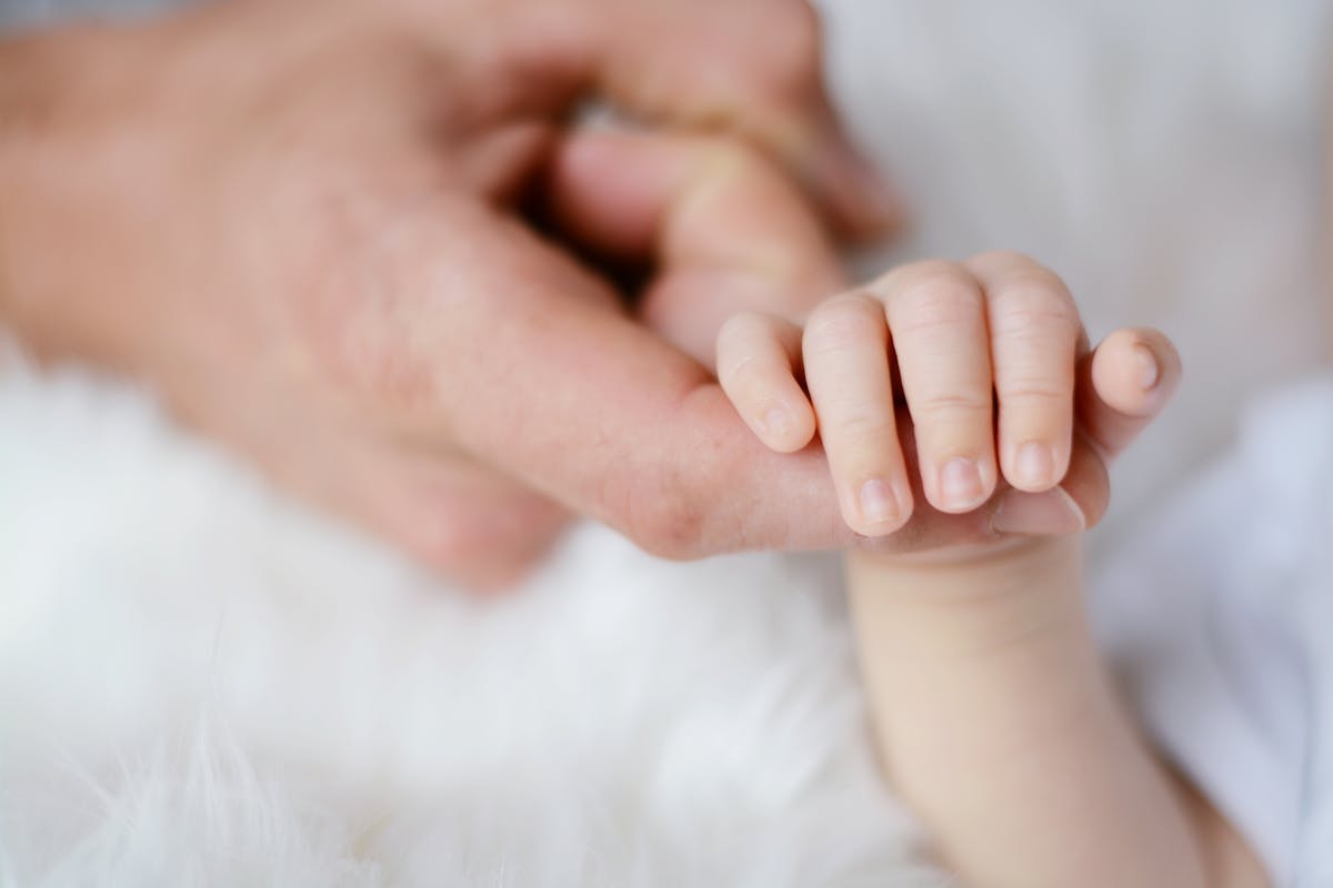 Newborn & Infant Nursing Support for Mothers